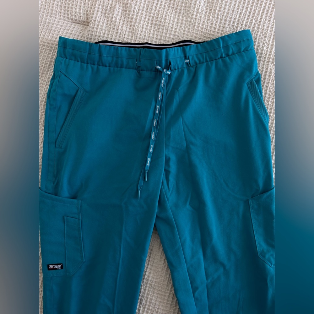 Medium Grey’s Anatomy turquoise jogger scrub pants (new)